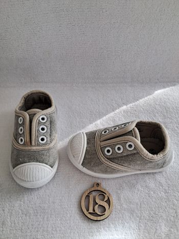 Chaussure tennis grise pointure 18