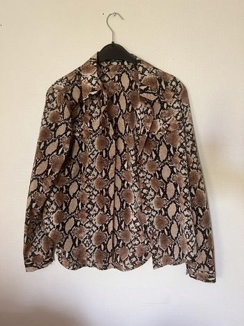 Chemise à motif serpent