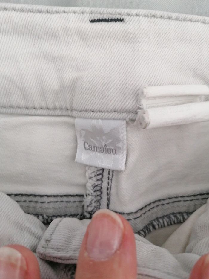 Short en jean camaïeu taille 40.. - photo numéro 2