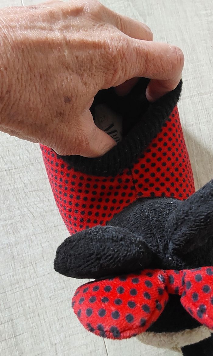 Pantoufles  chaussons Minnie Disney T 27 - photo numéro 7