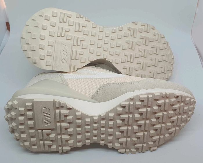 Baskets Fila neuves jamais portées taille 37 - photo numéro 7