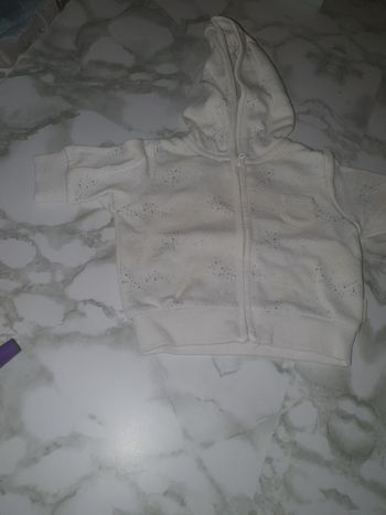 Gilet à capuche 1 mois