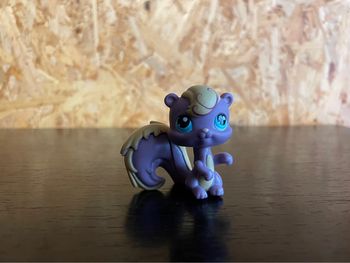 Idée cadeau 🎁 1 figurine Petshop LPS