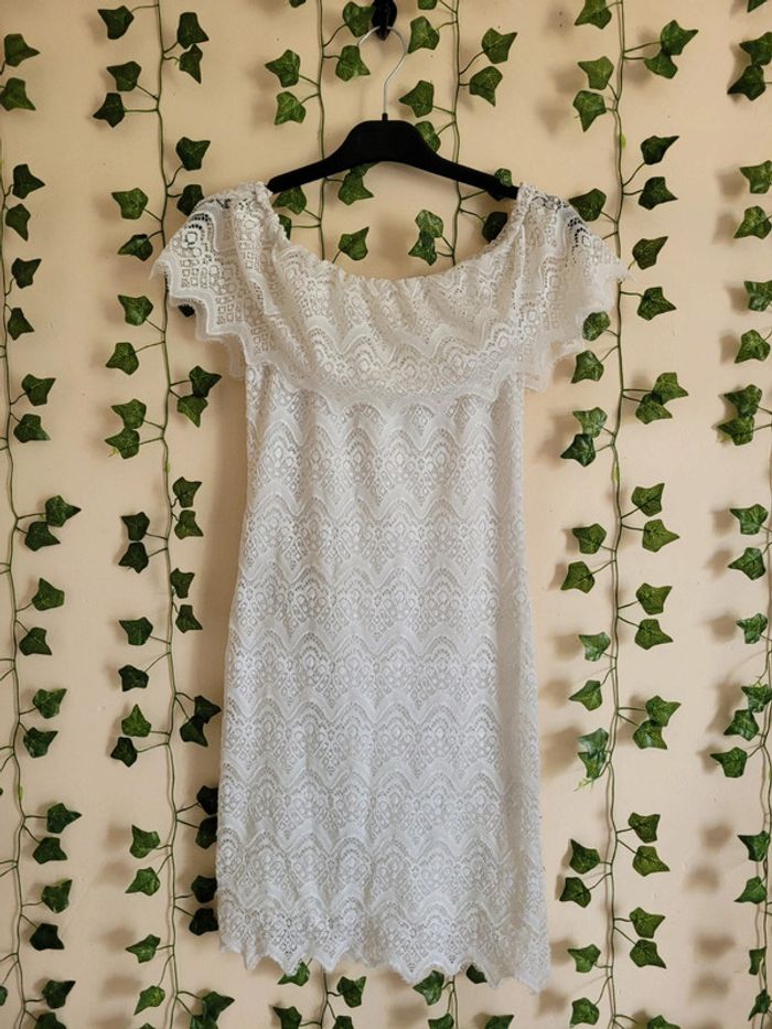 Robe dentelle mi longue 38 Jennyfer 🌹