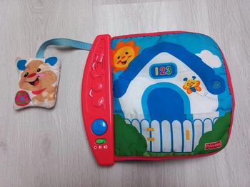 Livre d'éveil en tissu Fisher Price