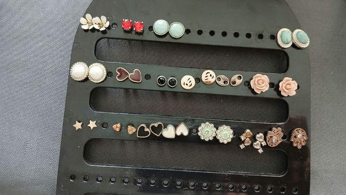Lot de 16 paires de boucles d'oreilles