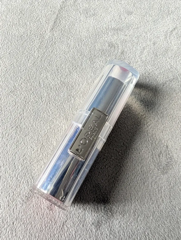 Rouge à lèvres L'Oréal aphrodite Scarlet - photo numéro 4