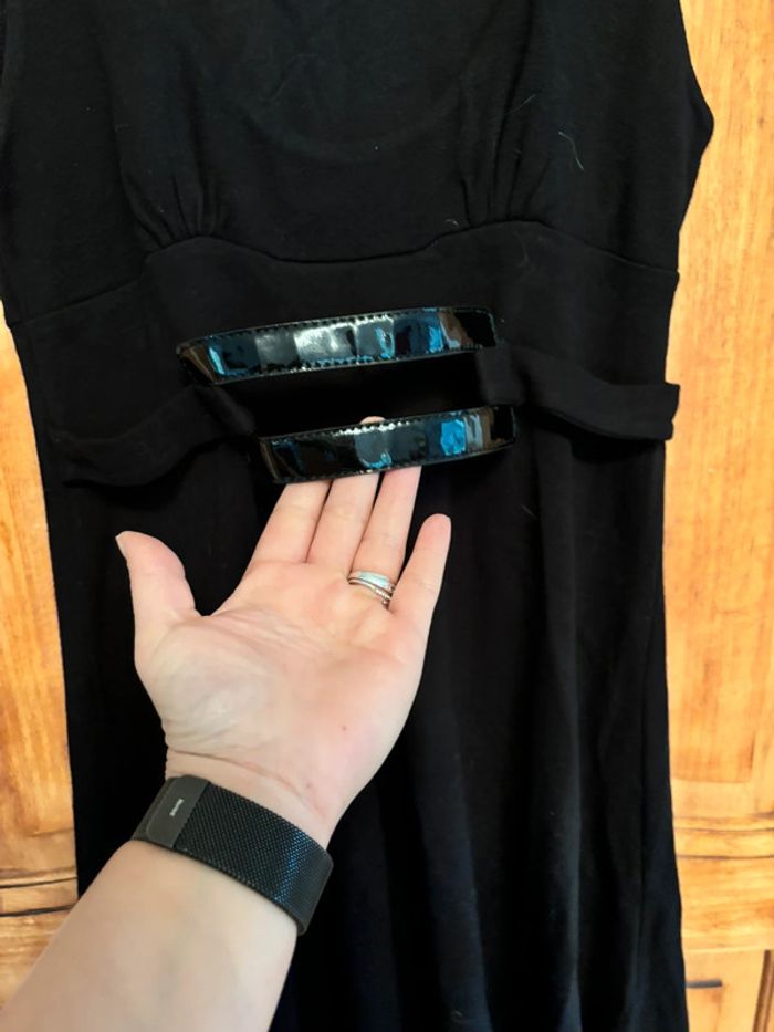 Petite robe noire ceinture intégrée - photo numéro 2