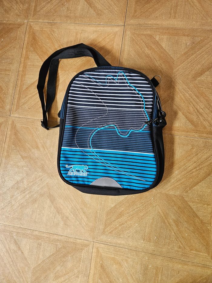 Sacoche bandoulière homme ou garçon - photo numéro 3