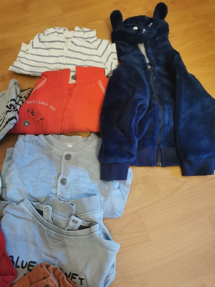 Lot vêtements 18 mois - photo numéro 4