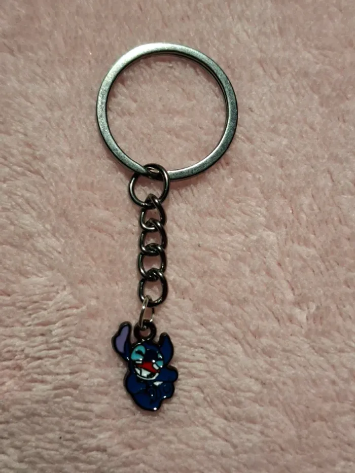 🌺 Porte-clés Stitch – Disney 🌺