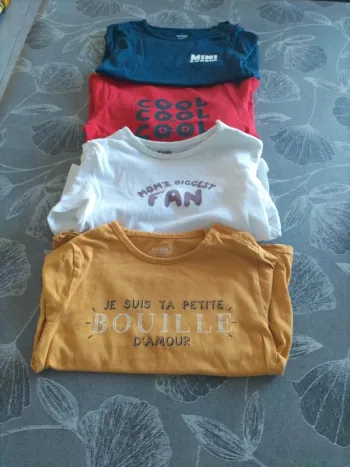 Lot 4 t-shirt manches longues Kiabi 24 mois
