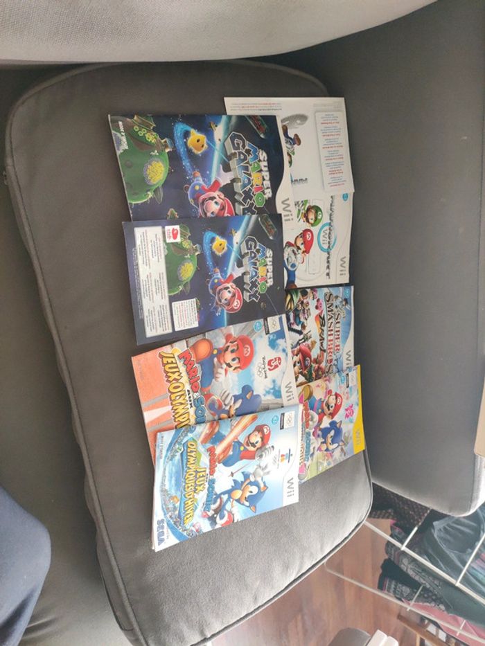 Lot de notices jeux mario nintendo wii