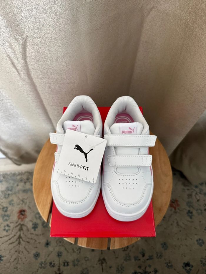 Baskets Puma blanches et roses – Taille 26 neuves - photo numéro 5