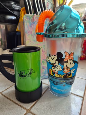 Lot de deux mugs verre Disneyland Paris Astérix