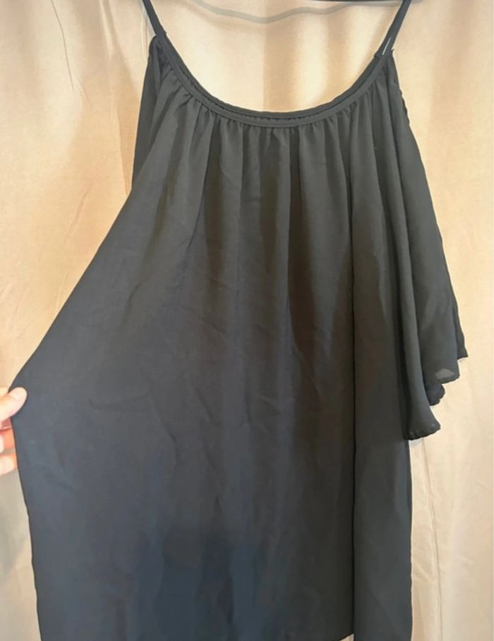 Robe à épaule dénudée - photo numéro 2