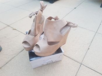 Sandales compensées beige