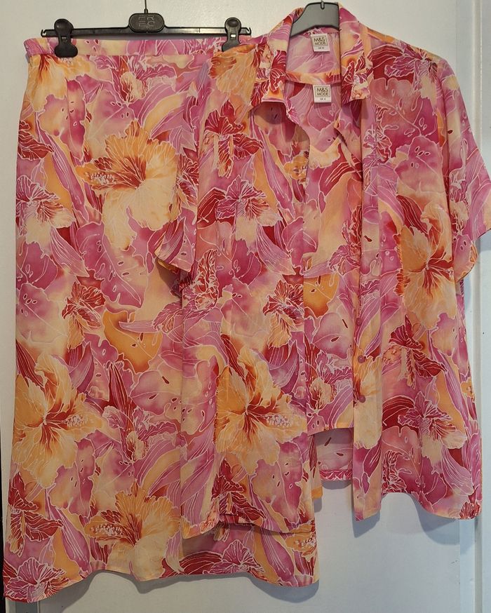 Ensemble chemise, débardeur et jupe rose/orange