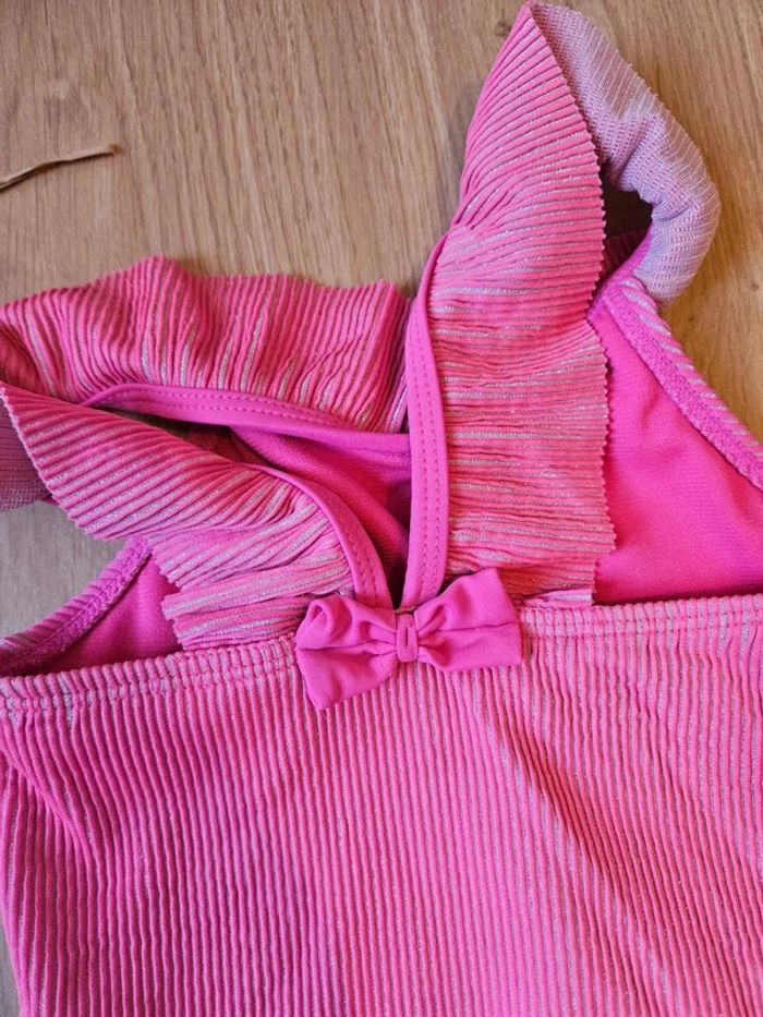 Maillot de bain rose fushia primark 4/5 ans - photo numéro 3