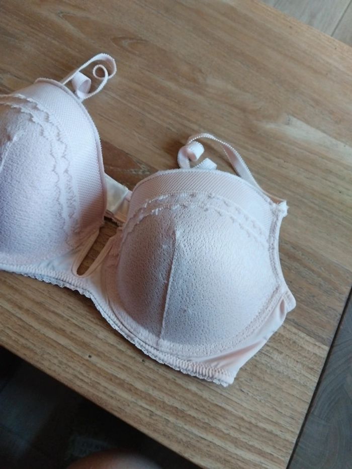 Soutien gorge rose - photo numéro 3