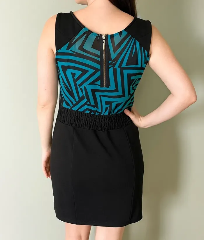 Robe bicolore Frime S – motif géométrique turquoise et noir, élégante et moderne - photo numéro 2