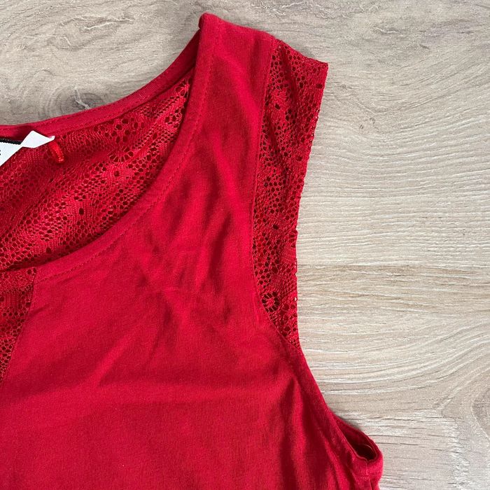 Haut rouge à dentelle Naf Naf - photo numéro 3