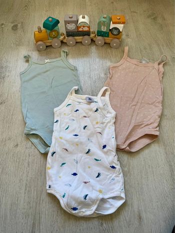Lot de 3 bodys bretelles 12 mois petit bateau