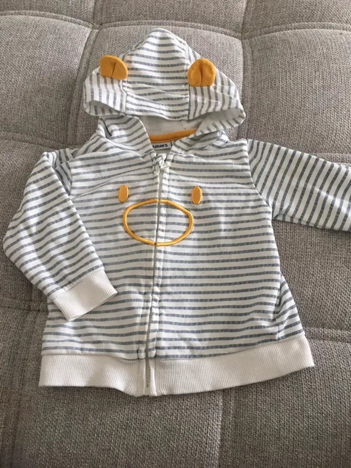 Gilet a capuche 6 mois noukies