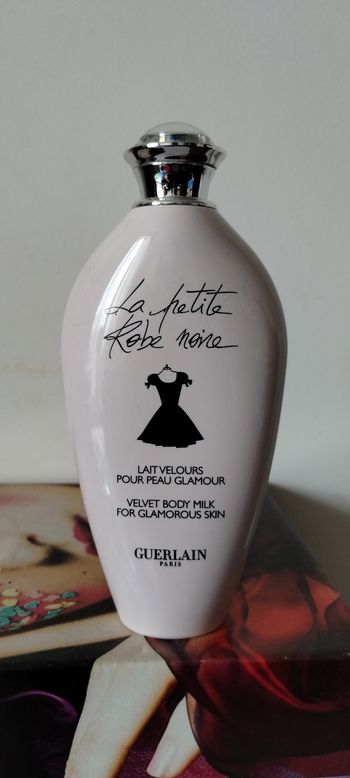 Lait parfumé la petite robe noire