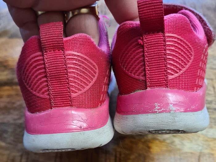 Basket avec scratch velcro rose pointure 27 - photo numéro 5