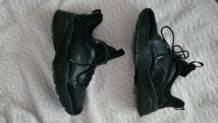 Basket noires H&M bon état taille 39 - photo numéro 4