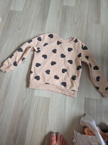 Sweat a cœur taille 4 ans kiabi