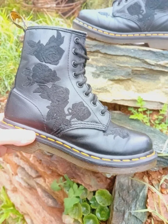 Dr. Martens vonda roses brodées noires 36 - photo numéro 2