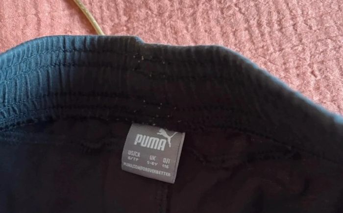 🖤 Bermuda de sport Puma – Taille 5/6 ans – Très bon état 🖤 - photo numéro 3