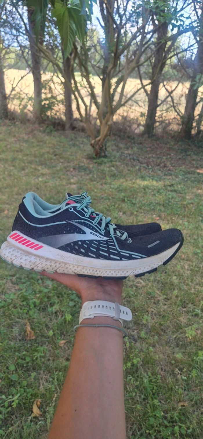 Chaussure course à pied BROOKS - photo numéro 2