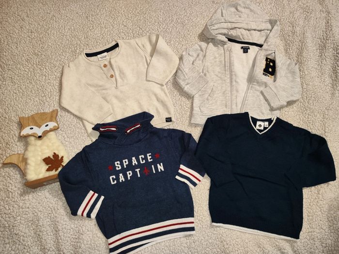 Lot de 4 pulls et vestes
