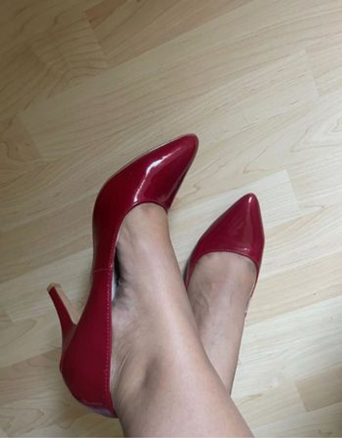 Escarpins rouges vernis - photo numéro 4