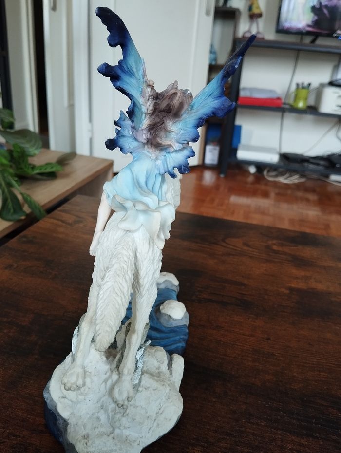 Figurine fée loup blanc - photo numéro 4