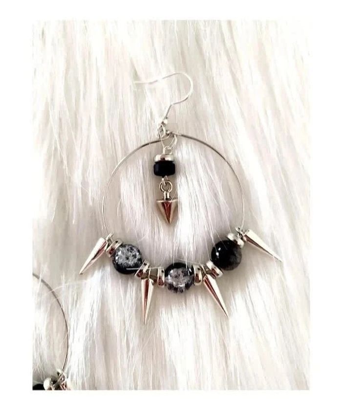 Boucles d'oreilles pendantes anneaux avec pointes style punk rock gothique métal - photo numéro 2