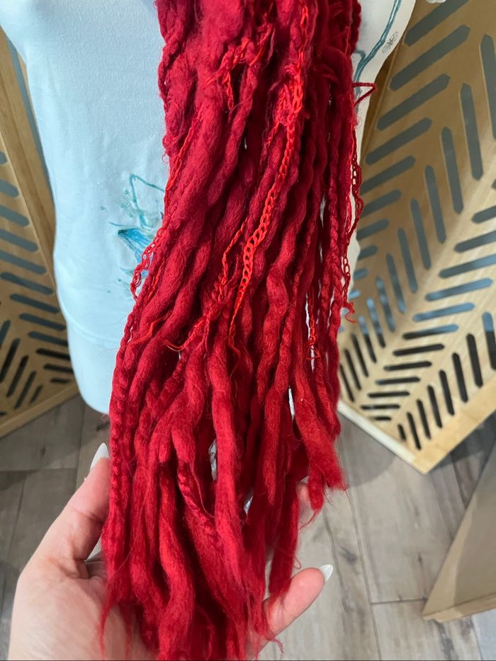 Écharpe rouge 🧣 - photo numéro 3