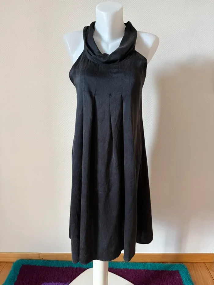 Robe noire naf naf en bon état taille 36