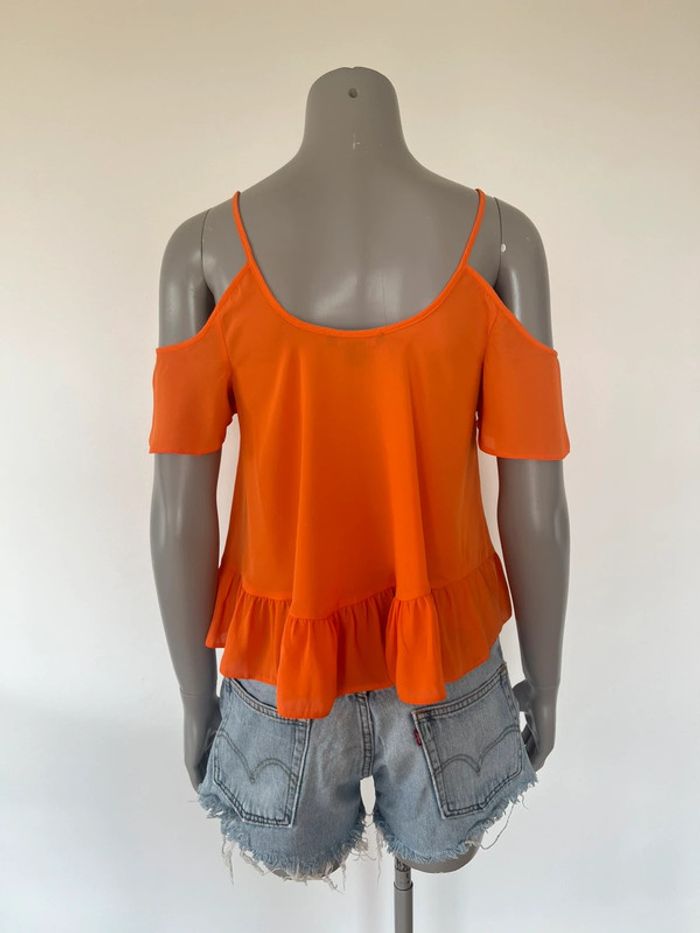 🧡 T-shirt orange à volants et boutons dorés – Taille S - photo numéro 2
