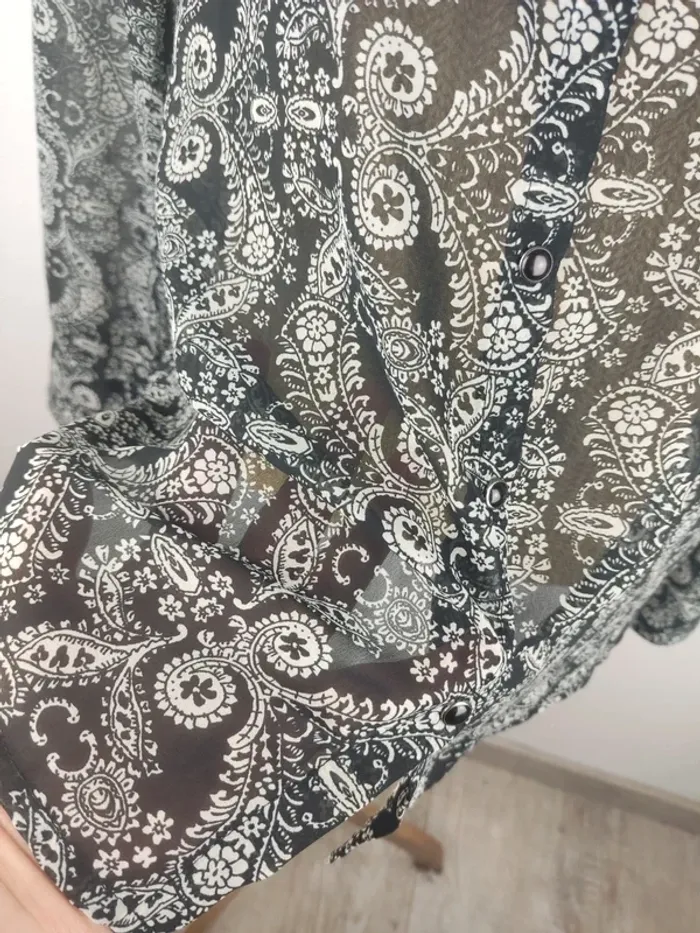 Chemise boutonnée manches longues transparente motif paisley noir et blanc taille XL DDP - photo numéro 9
