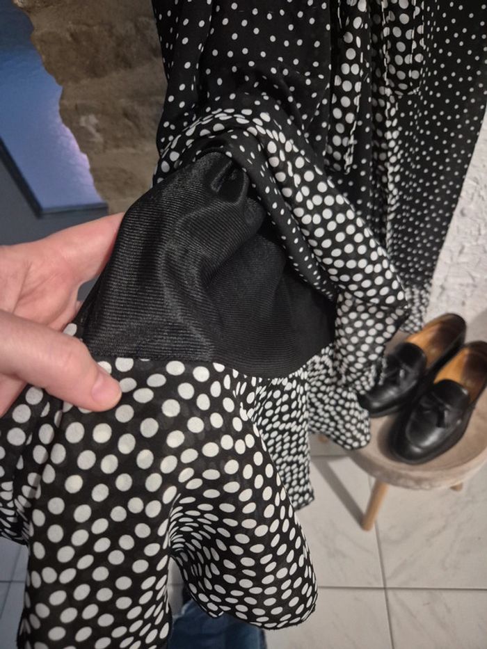 Magnifique robe mi-longue à pois col cache cœur avec dentelle noir et blanc taille 46 - photo numéro 7