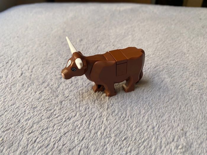 Lego vache Cow with Light Nougat Muzzle and White Spot on Head Pattern with Long Horns - photo numéro 2