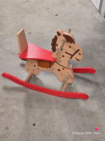 Cheval à bascule en bois – Très bon état