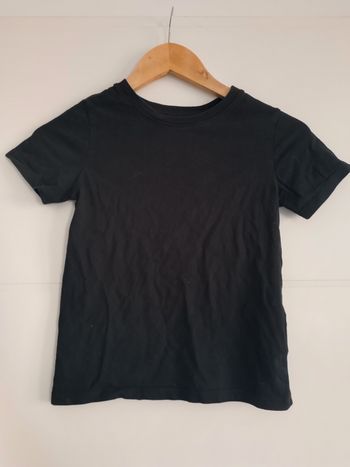 T-shirt garçon taille 122/128 cm