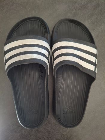 Claquettes Adidas noires taille 6  38 2/3