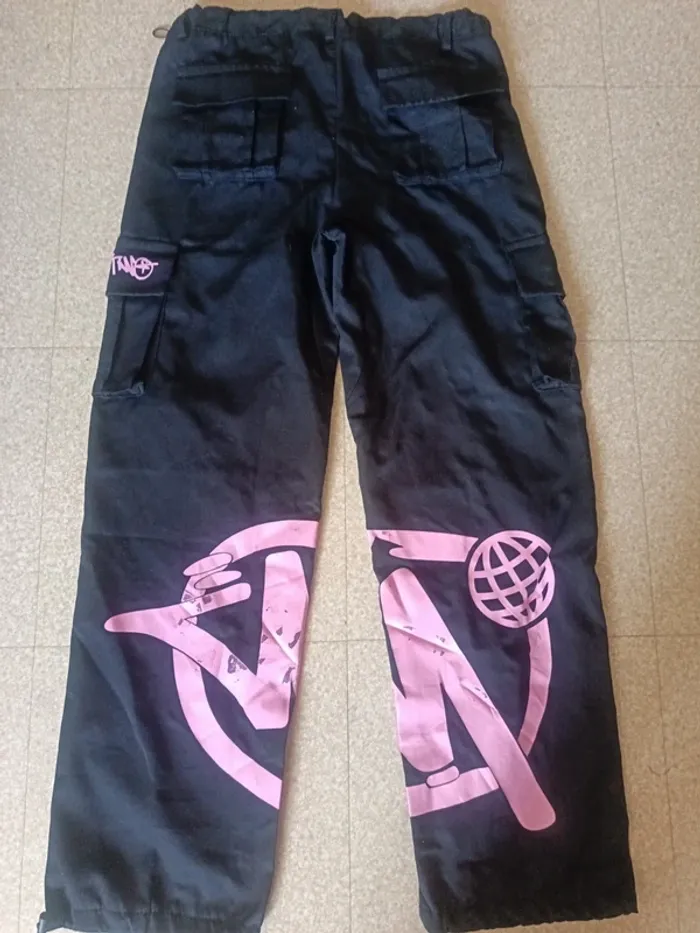 Pantalon léger taille 1 un peu abîmé à l'arrière - photo numéro 2