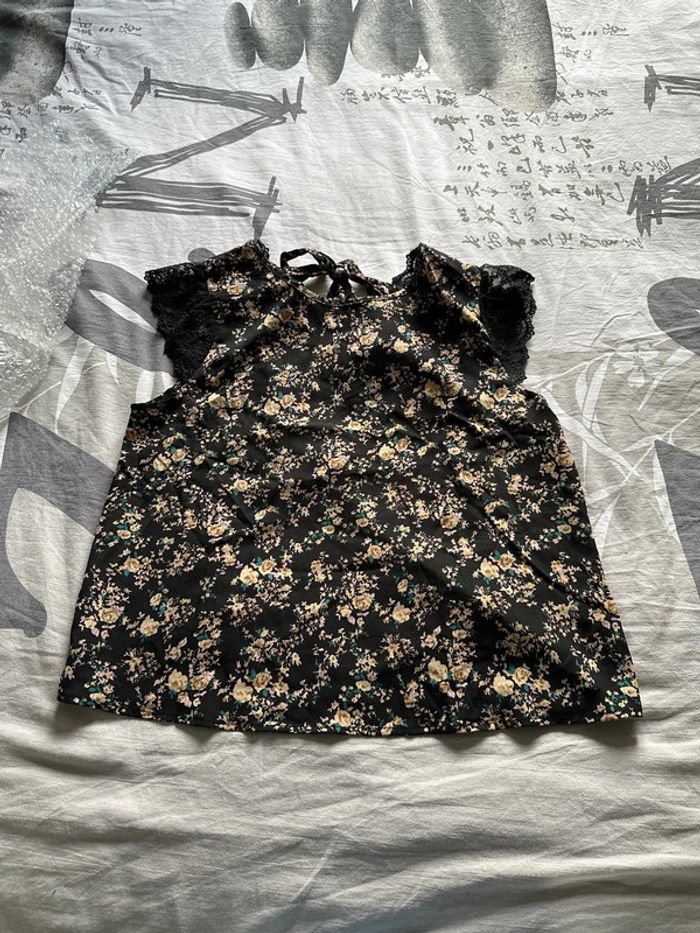 Haut à fleur